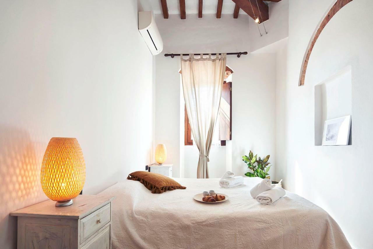 One Of A Kind Near The Duomo W/Balcony Palace Apt Florence Ngoại thất bức ảnh